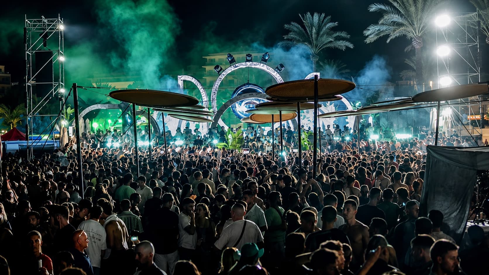 Feels Like Festival en la playa de S'Arenal tras el eclipse, con el recinto lleno hasta medianoche